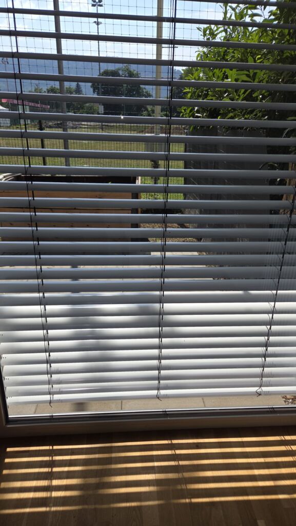 Sonnenschutz, Fensterläden oder Beschattung aus einem Projekt der Tischlerei Schiffner